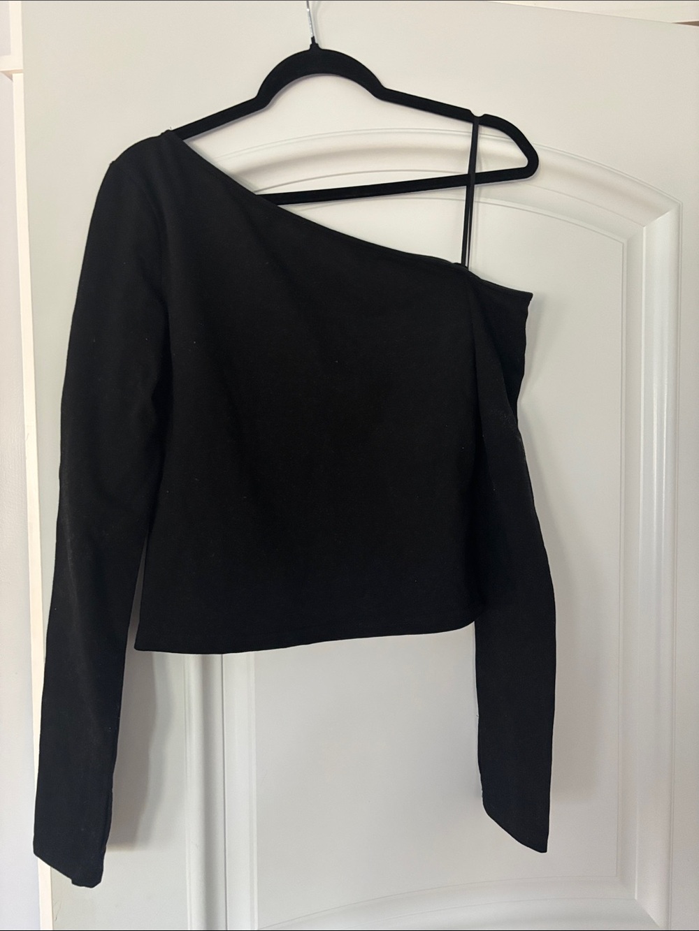 Edikted asymmetrical top